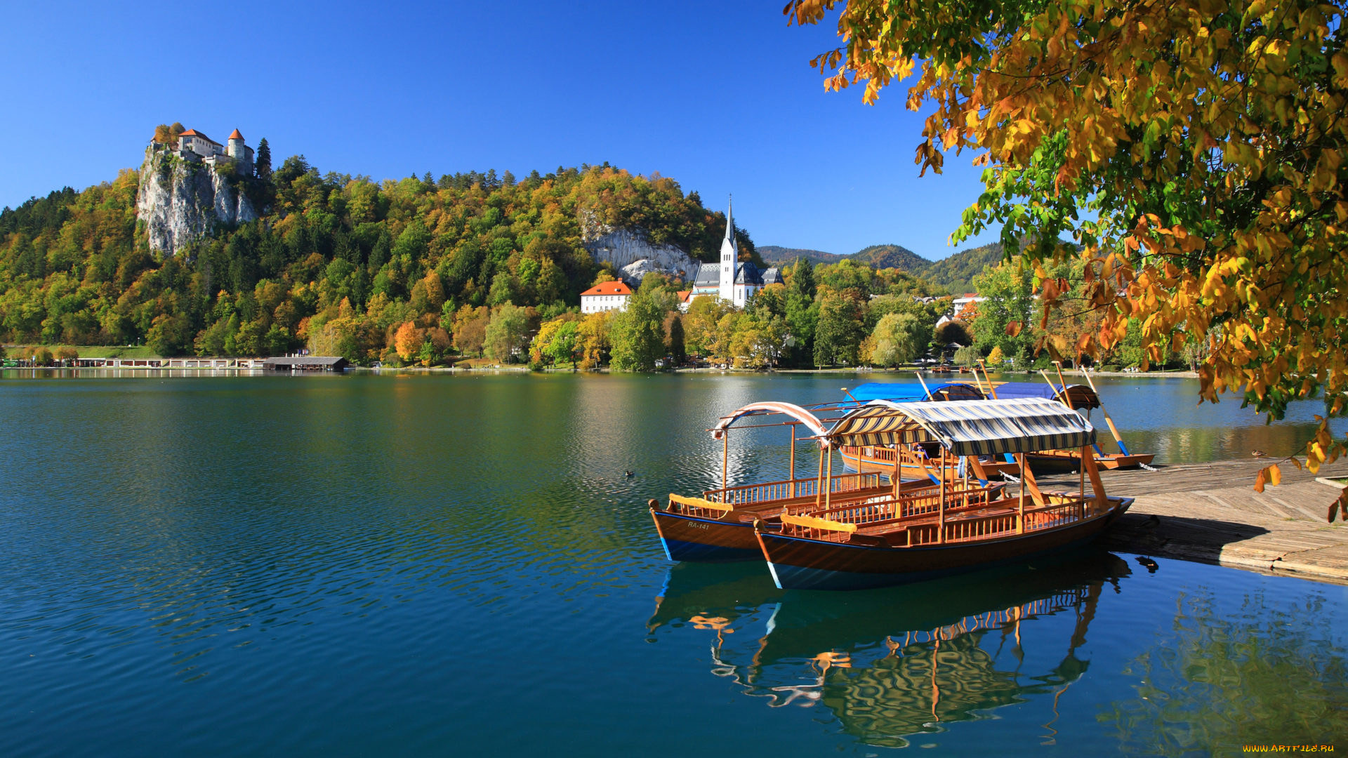 Озеро бледское Словения лодки плетны